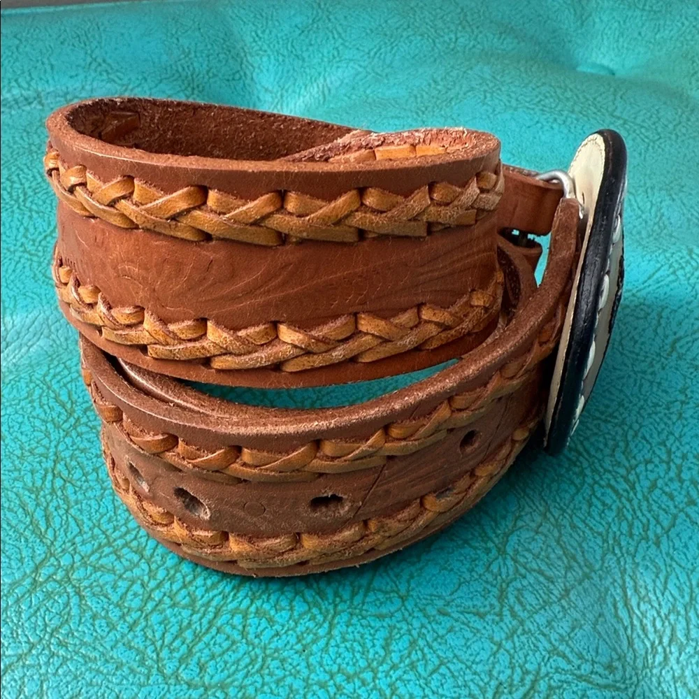 Tan tooled leather belt whipstitching statement embroidered raccoon buckle 34
